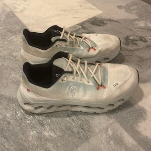 On Running On Cloud Mens Cloudtilt White size 11.5 EUC